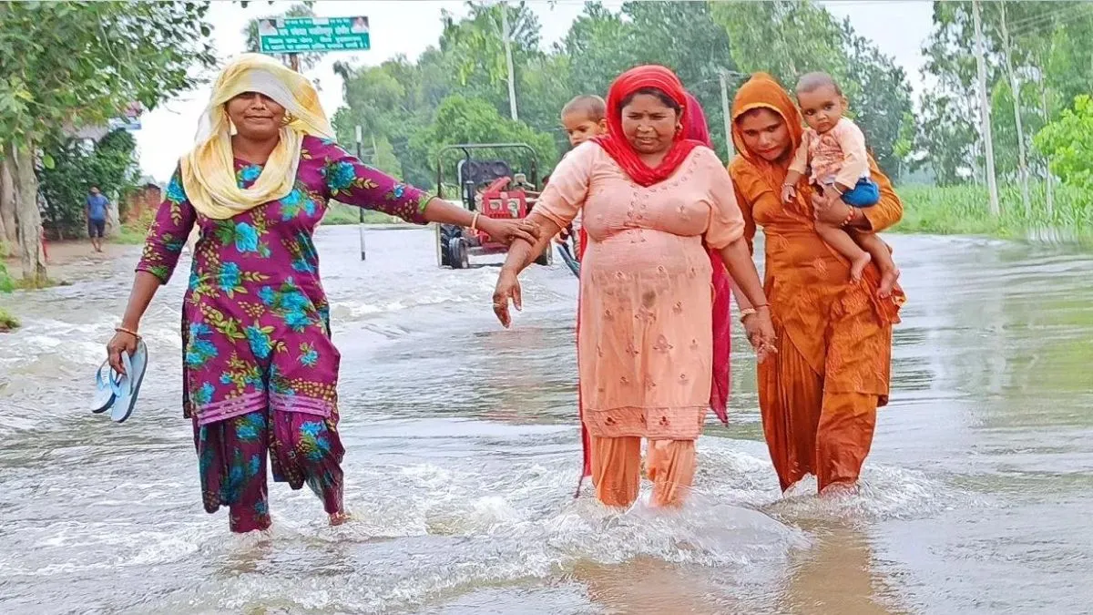uttar-pradesh-54-people-dead-18-lakh-affected-in-rainrelated-incidents-in-state-rivers-in-spate